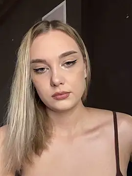 Snapshot of Alisa_Rise chatting on 09/13/25, 04:51 Alisa Rise online show from 09/13/25, 04:51