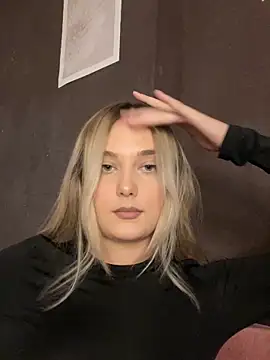 Snapshot of Alisa_Rise chatting on 10/04/25, 02:26 Alisa Rise online show from 10/04/25, 02:26