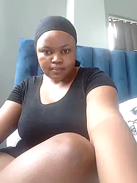 Curveysinaa online show from 02/06/25, 11:43