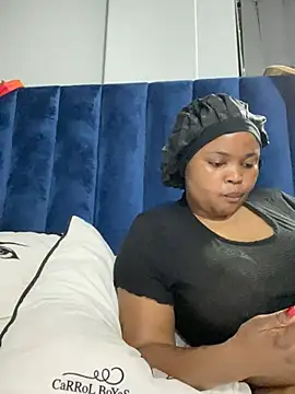 Curveysinaa online show from 02/10/25, 06:24