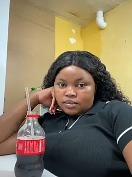 Curveysinaa online show from 02/12/25, 11:07