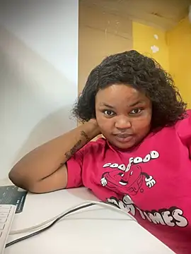 Curveysinaa online show from 02/21/25, 11:22