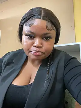 Curveysinaa online show from 03/17/25, 08:40