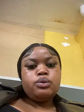 Curveysinaa online show from 03/18/25, 11:30