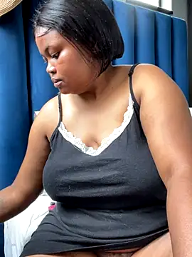 Curveysinaa online show from 11/12/25, 07:20