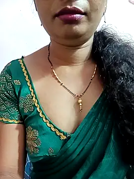 Snapshot of tina_rosy chatting on 02/12/25, 05:48 tina rosy online show from 02/12/25, 05:48