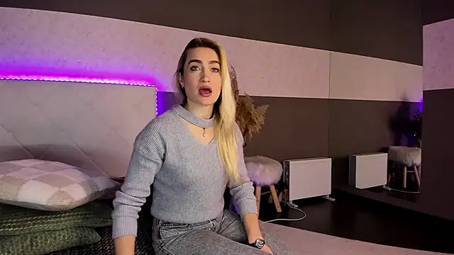 KateOwyns online show from 02/13/25, 01:48