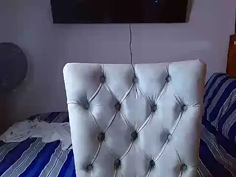 Velk hot online show from 04/14/26, 12:33