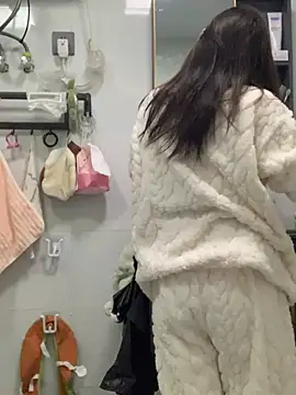 Aimeil online show from 01/10/26, 07:32