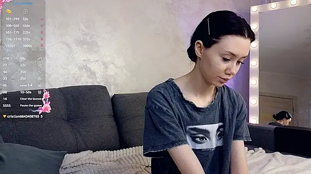 emilia walton online show from 01/05/25, 12:53