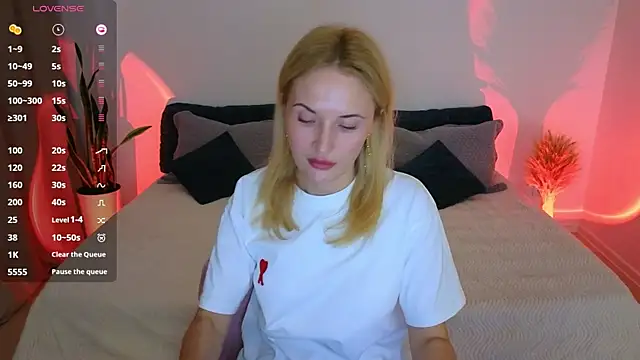 AlisssaRose online show from 11/04/25, 10:53