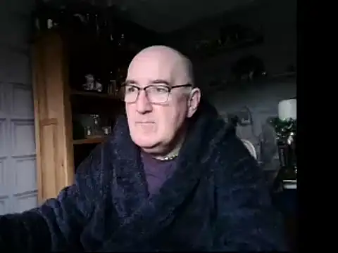 Adamdaddybear online show from 12/17/24, 09:17