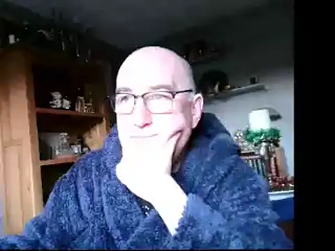 Adamdaddybear online show from 12/18/24, 09:47