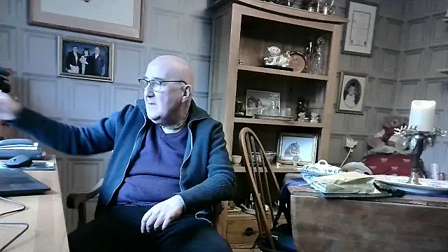 Adamdaddybear online show from 01/26/25, 01:04