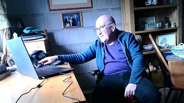 Adamdaddybear online show from 01/27/25, 01:41