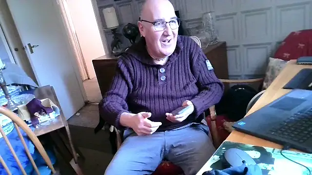 Adamdaddybear online show from 02/06/25, 02:04