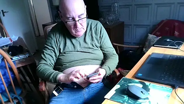 Adamdaddybear online show from 02/22/25, 01:46