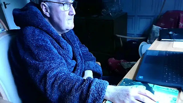 Adamdaddybear online show from 03/14/25, 09:24