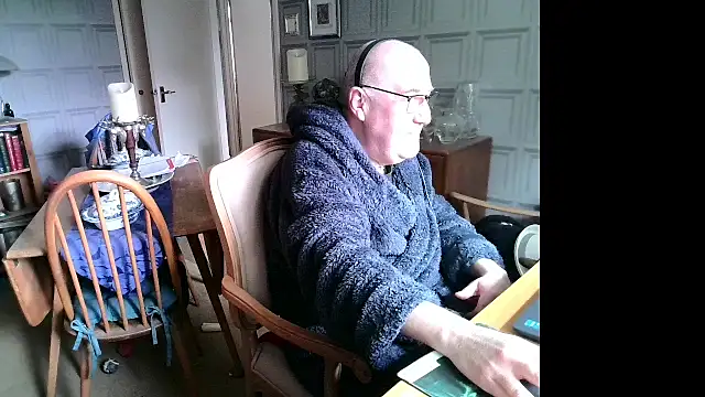 Adamdaddybear online show from 03/17/25, 09:33