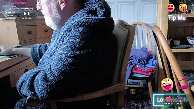 Adamdaddybear online show from 09/25/25, 07:34