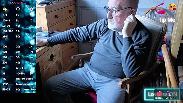 Adamdaddybear online show from 09/28/25, 12:10