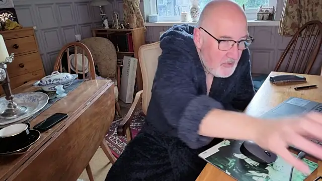 Adamdaddybear online show from 10/27/25, 07:34