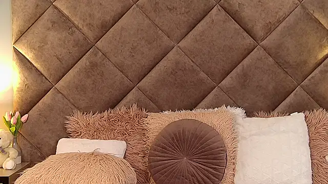 JaquelineM online show from 03/14/25, 05:05