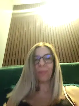 SukyGirl online show from 12/18/24, 07:26