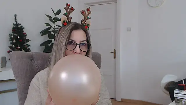 SukyGirl online show from 12/19/24, 11:29