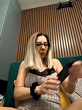 SukyGirl online show from 12/22/24, 06:06