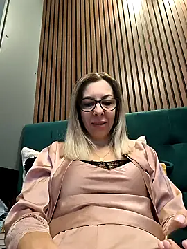 SukyGirl online show from 12/30/24, 07:59