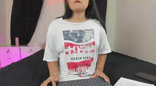 lindacastro02 online show from 02/27/25, 01:17