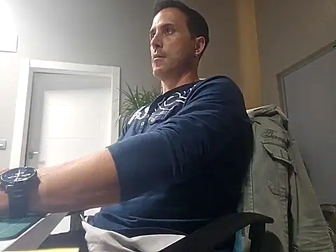 Lucas   81 online show from 10/27/25, 07:29