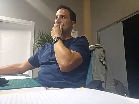 Lucas   81 online show from 10/28/25, 07:27