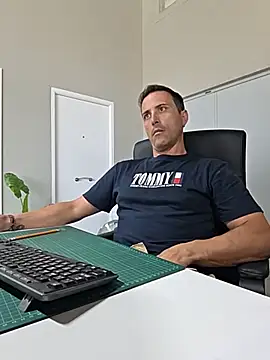 Snapshot of Lucas___81 chatting on 07/11/26, 10:51 Lucas 81 online show from 07/11/26, 10:51