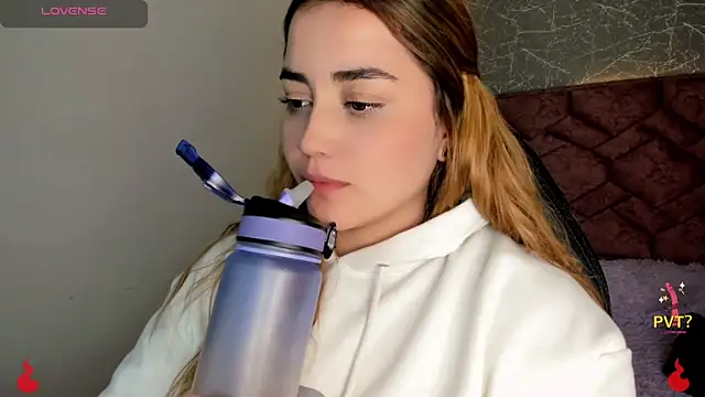 Lucia star   online show from 01/03/25, 06:14