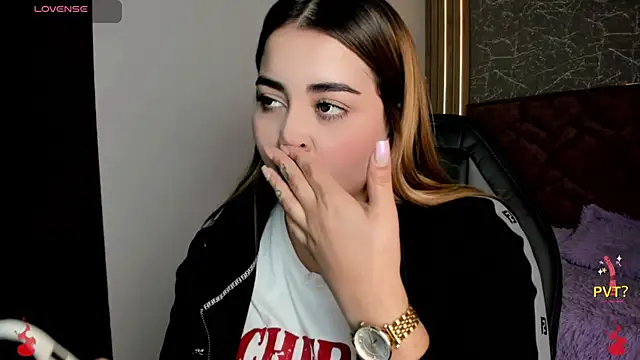 Lucia star   online show from 01/17/25, 09:39