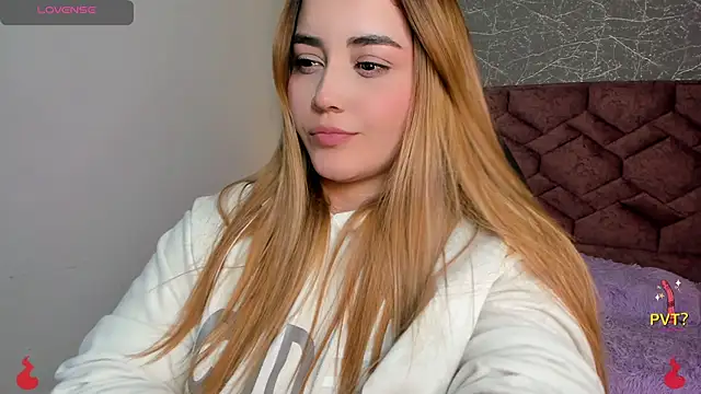 Lucia star   online show from 01/28/25, 10:56