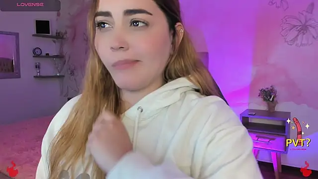 Lucia star   online show from 02/12/25, 06:08