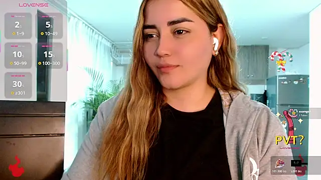 Lucia star   online show from 11/16/25, 02:50