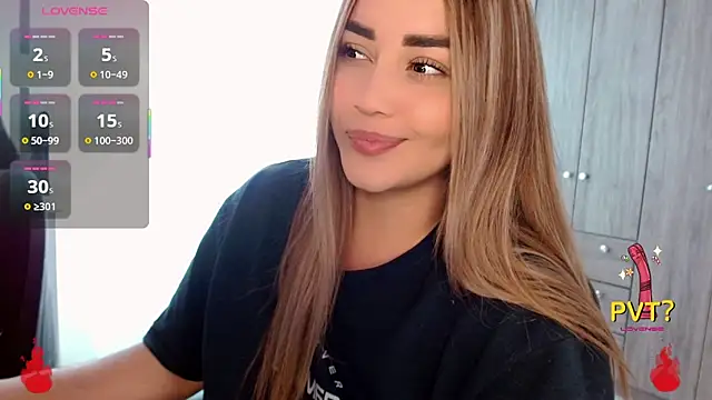 Lucia star   online show from 12/18/25, 07:20