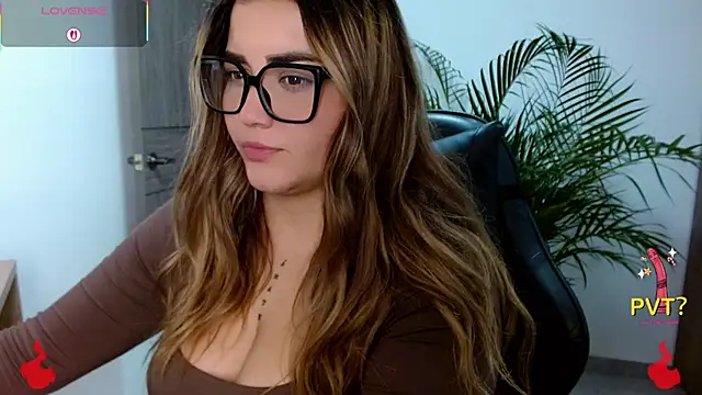 Lucia star   online show from 04/20/26, 08:54