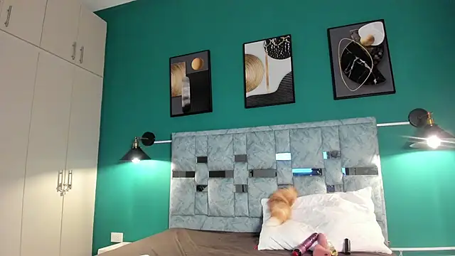 MAVIE IVANOVA online show from 02/02/26, 12:15