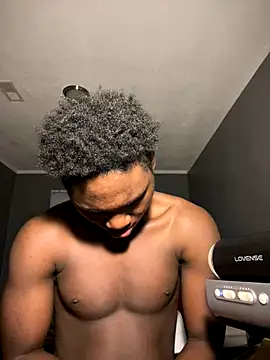 Festivitiesking1 online show from 12/05/25, 12:36