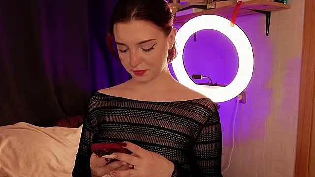 LisaVamp online show from 11/29/25, 10:13