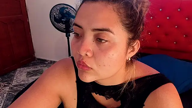 Snapshot of Agatha_humidity chatting on 06/21/26, 02:30 Agatha humidity online show from 06/21/26, 02:30