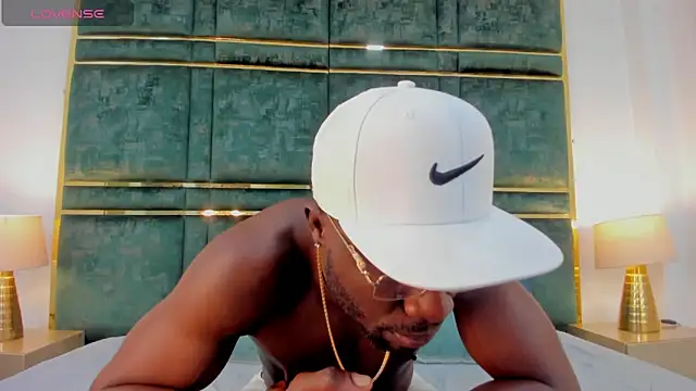 Latrellx7 online show from 02/13/25, 11:28