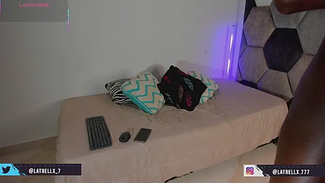 Latrellx7 online show from 07/07/26, 03:31