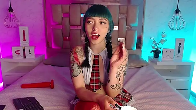 GigiVolkova online show from 02/02/25, 07:46