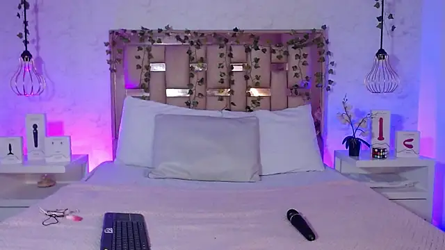 GigiVolkova online show from 09/10/25, 08:20